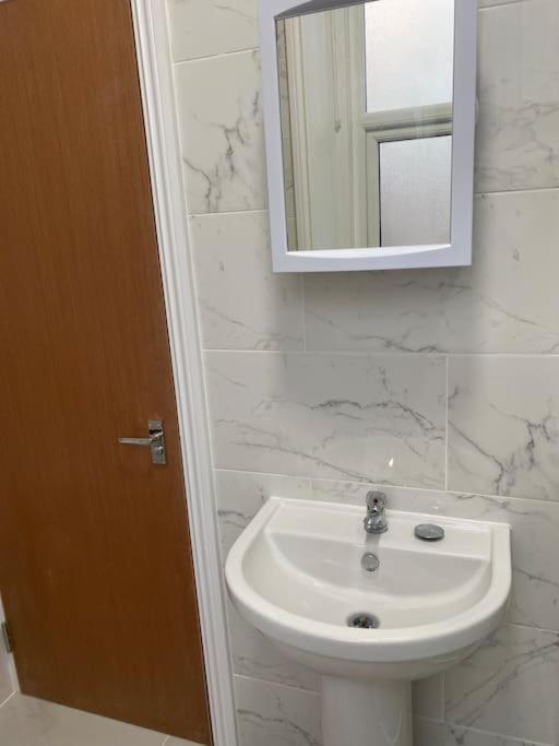 007- S1Premium Location Studio Apartment Central 런던 외부 사진